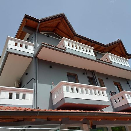 Vila Green Relax Vlorë エクステリア 写真