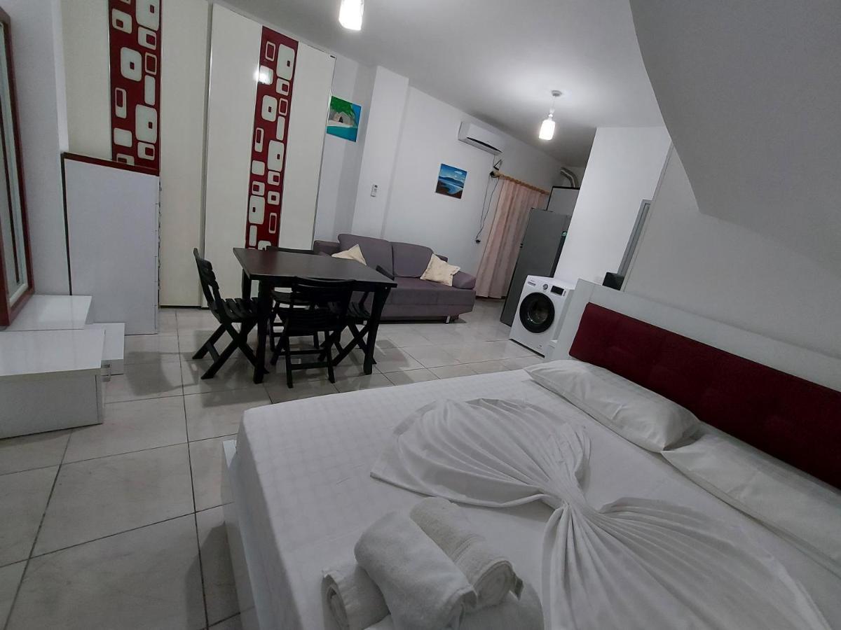 Vila Green Relax Vlorë エクステリア 写真