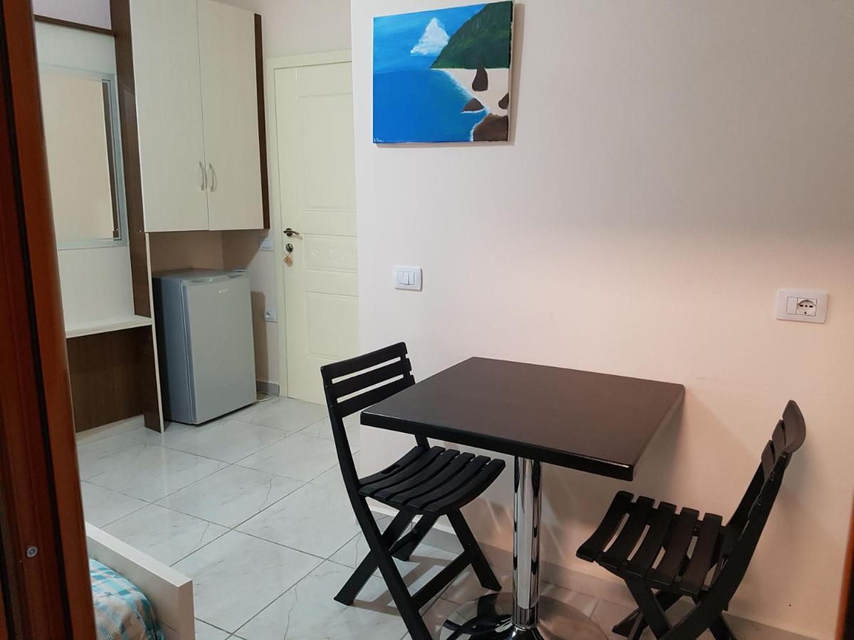 Vila Green Relax Vlorë エクステリア 写真