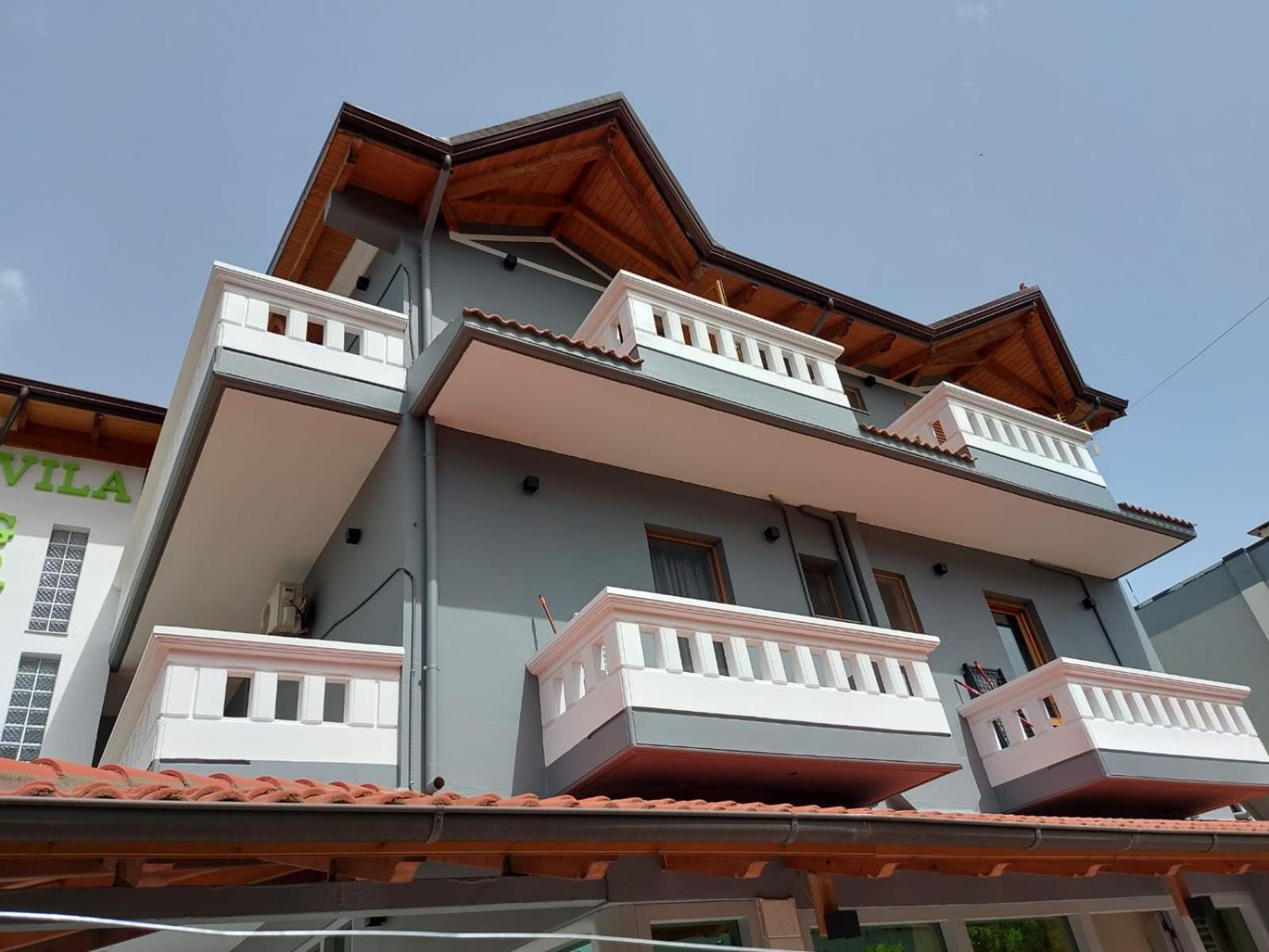 Vila Green Relax Vlorë エクステリア 写真