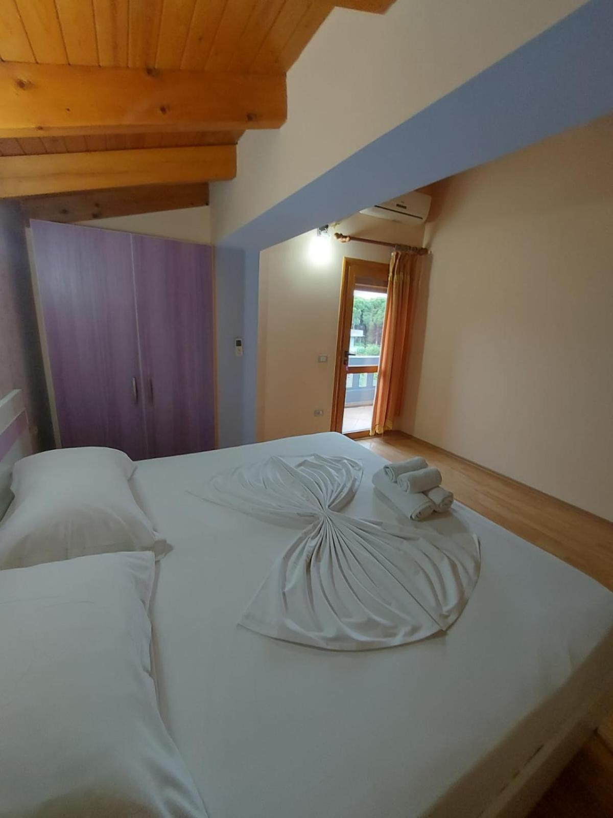 Vila Green Relax Vlorë エクステリア 写真