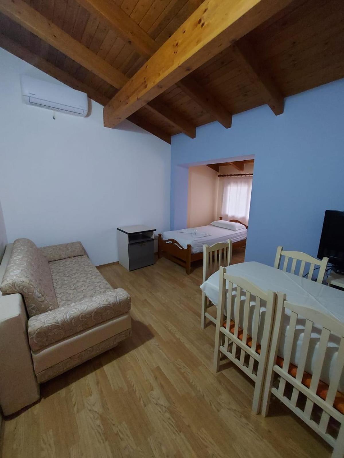 Vila Green Relax Vlorë エクステリア 写真