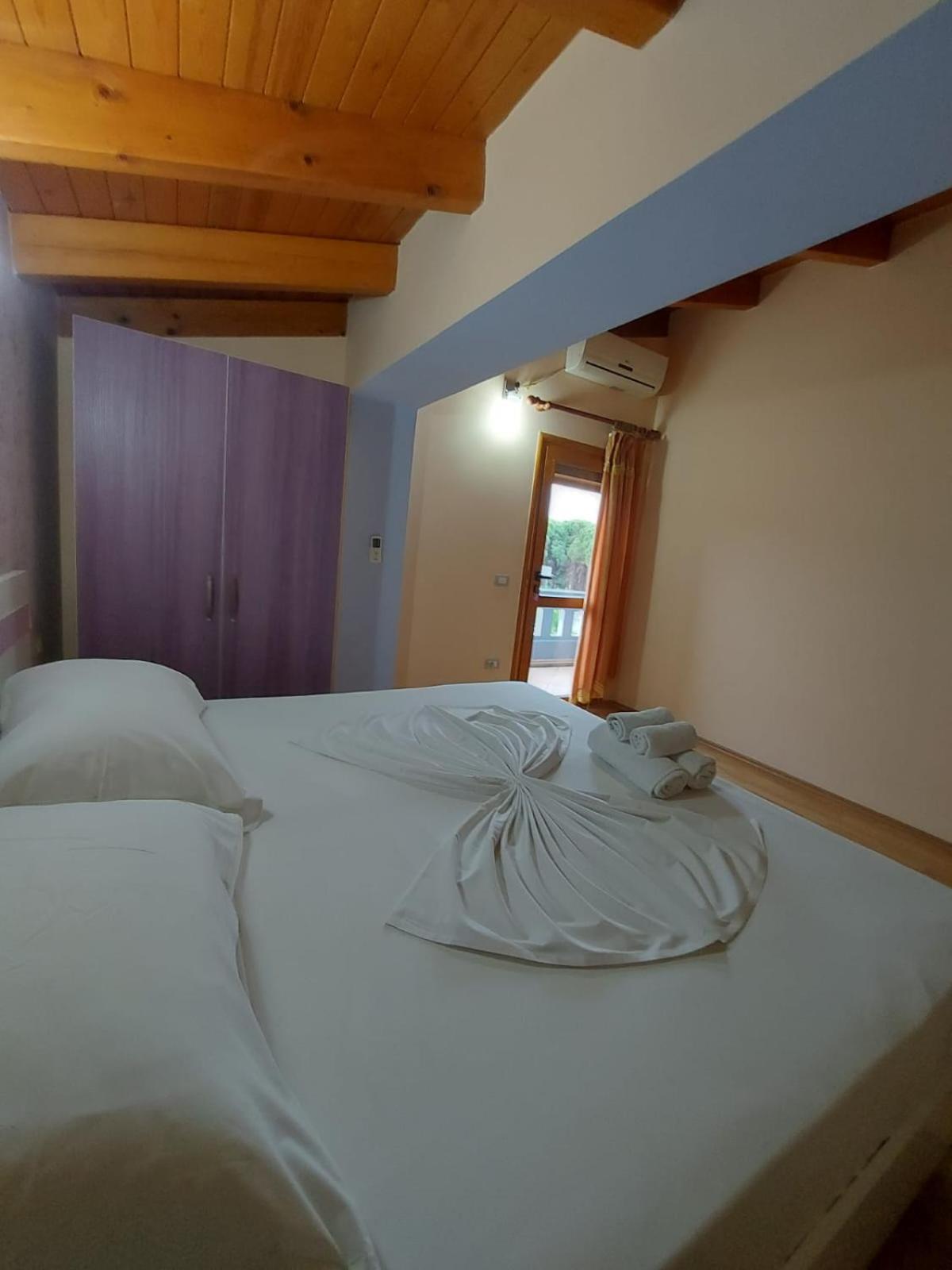 Vila Green Relax Vlorë エクステリア 写真
