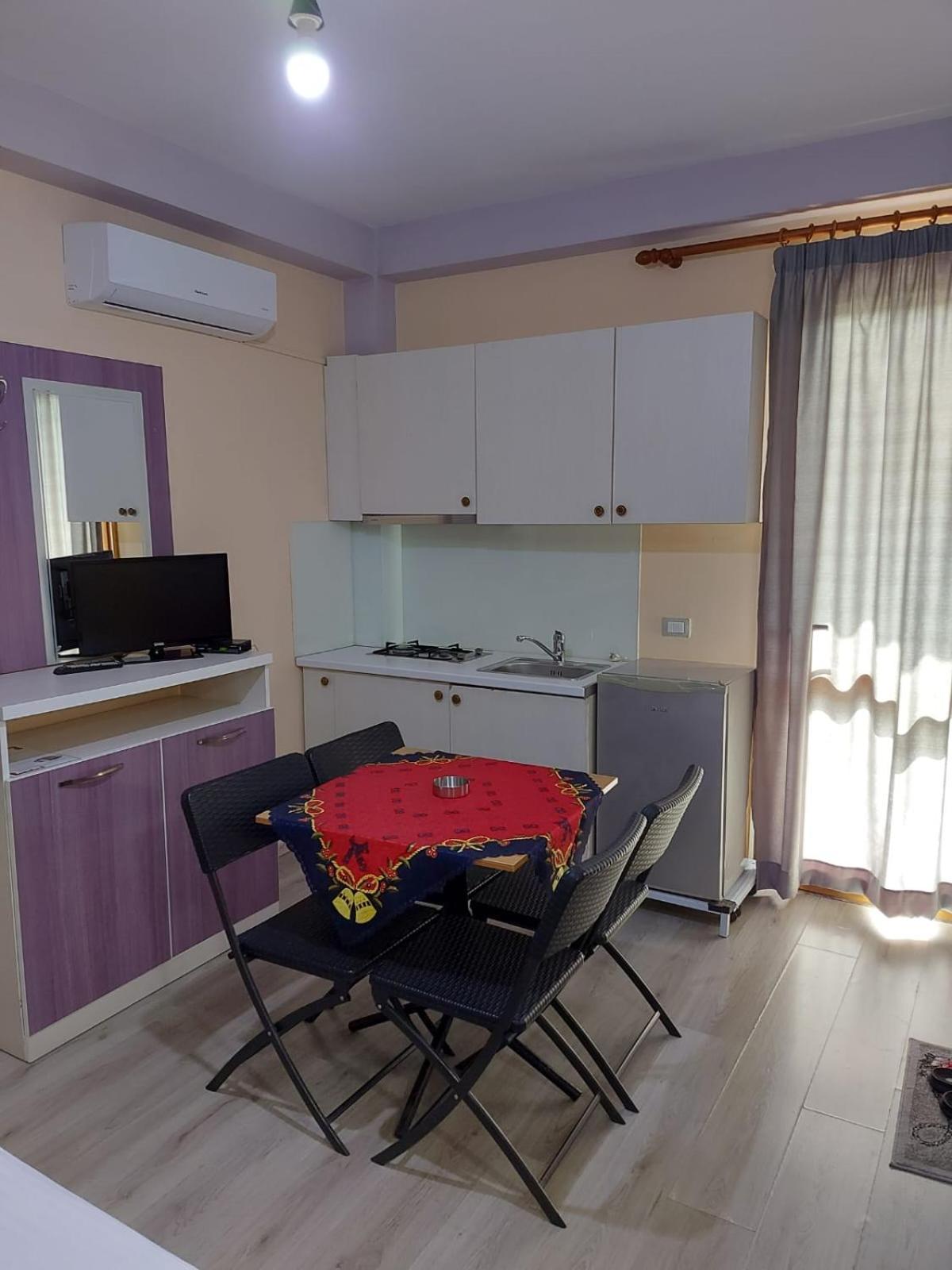 Vila Green Relax Vlorë エクステリア 写真