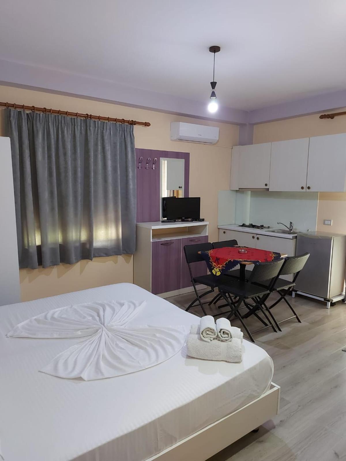 Vila Green Relax Vlorë エクステリア 写真