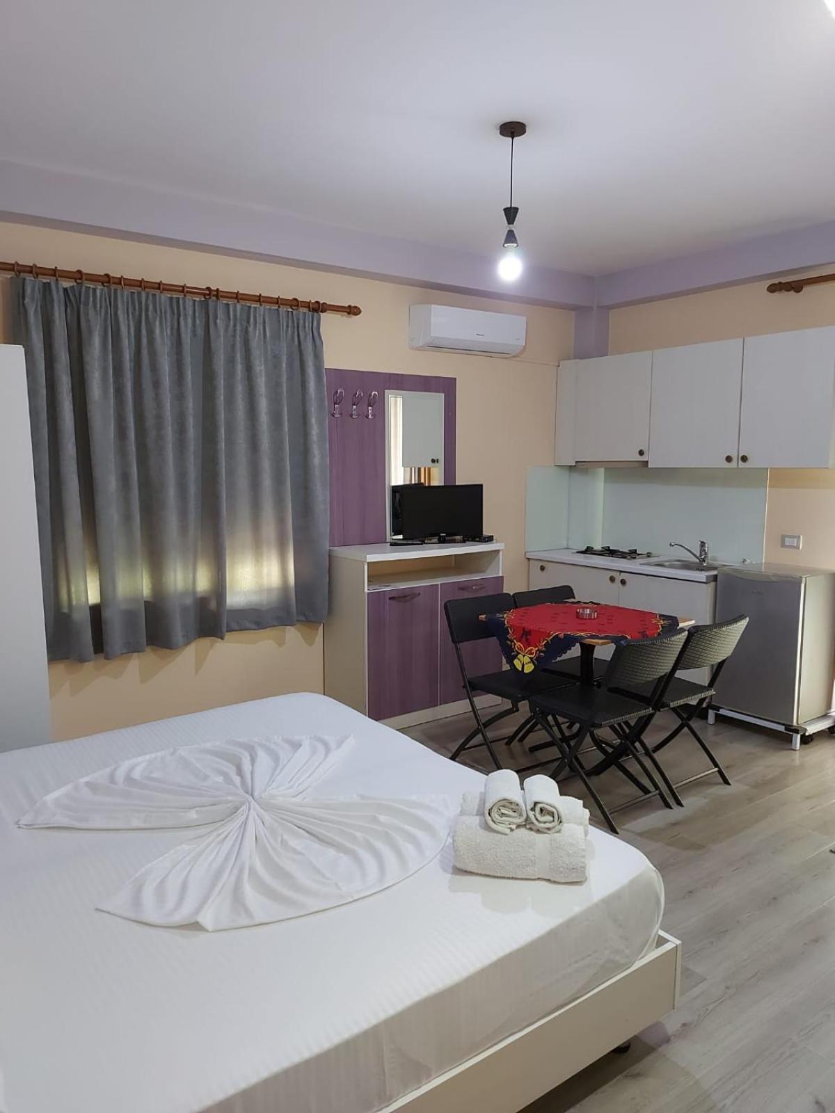 Vila Green Relax Vlorë エクステリア 写真