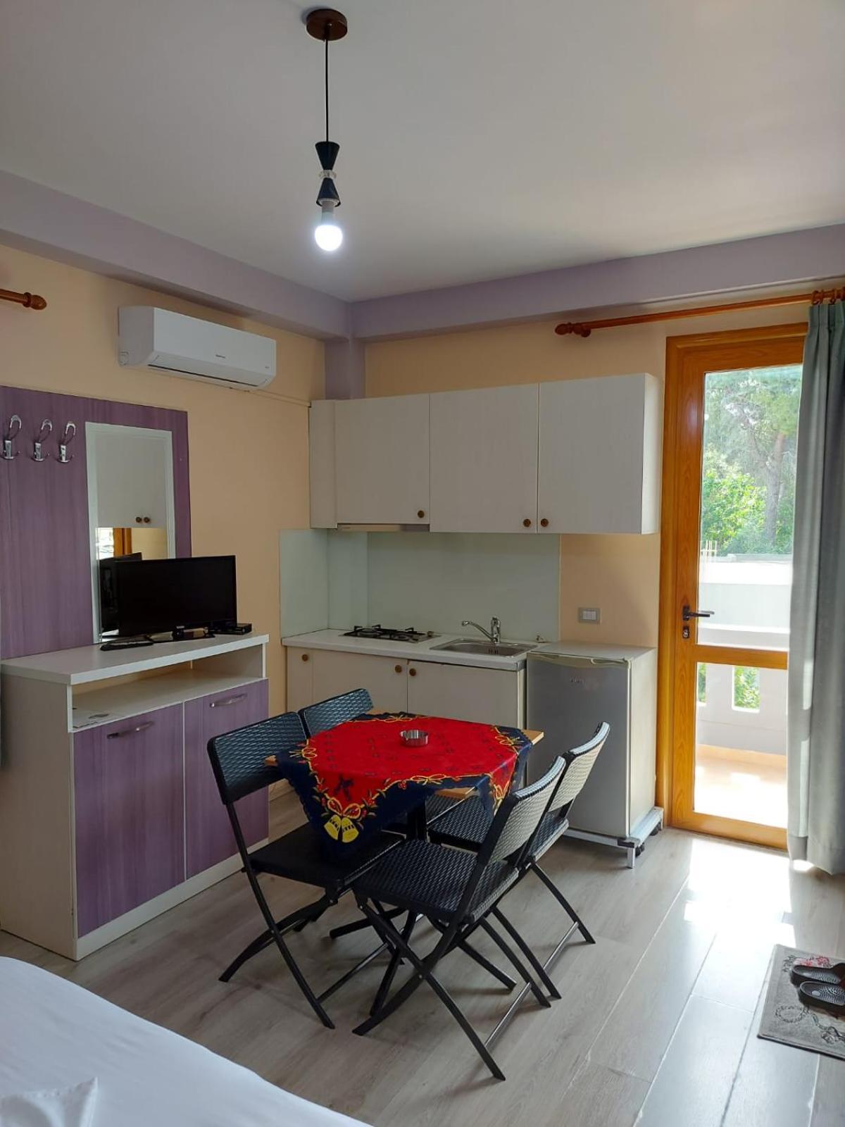 Vila Green Relax Vlorë エクステリア 写真