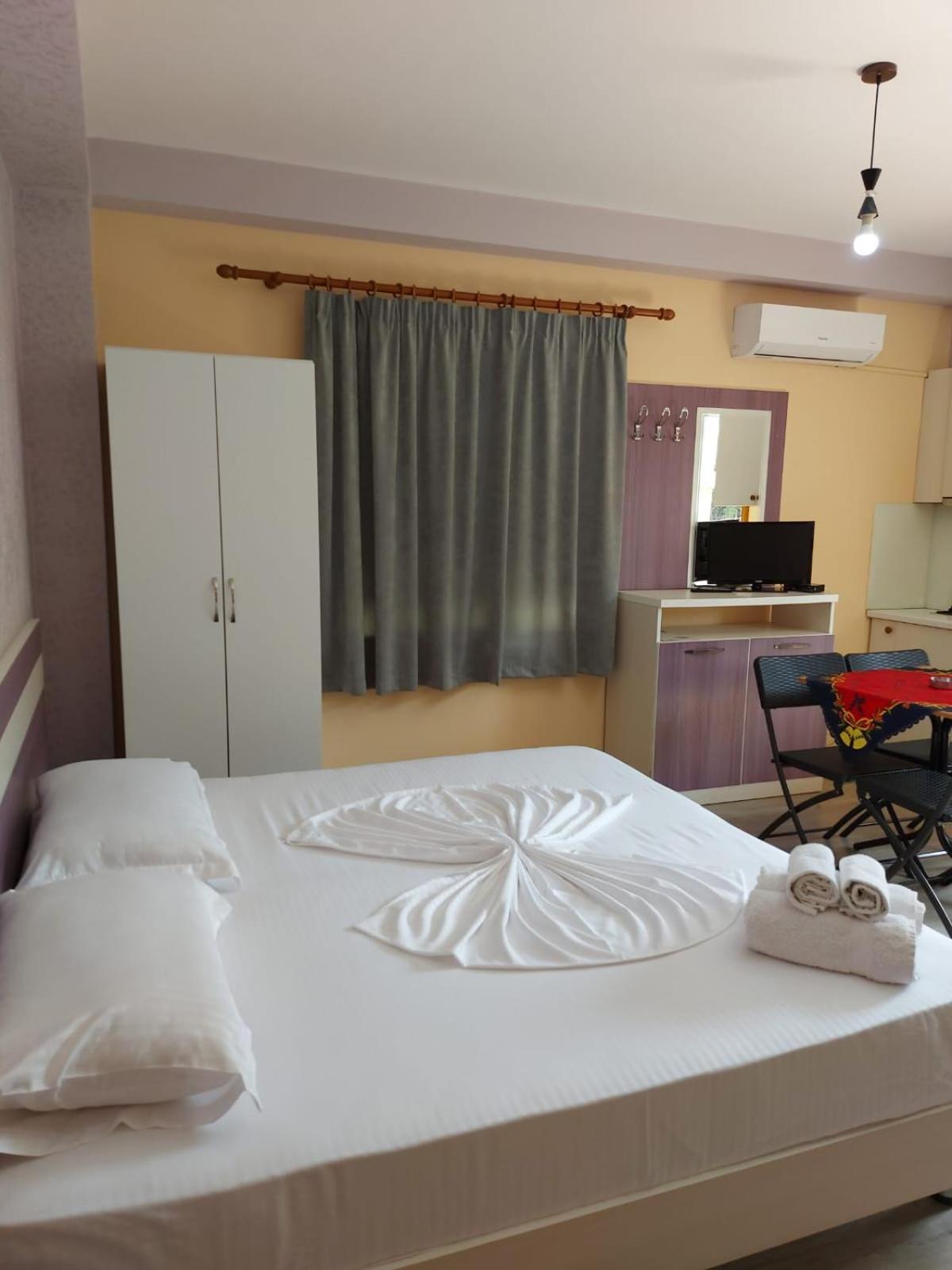 Vila Green Relax Vlorë エクステリア 写真