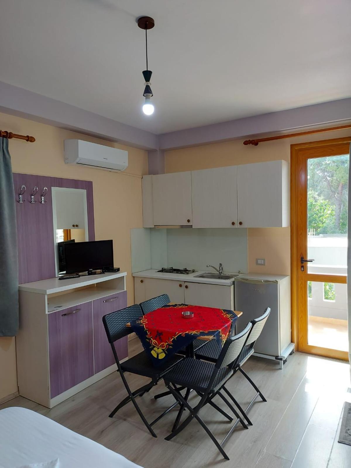 Vila Green Relax Vlorë エクステリア 写真