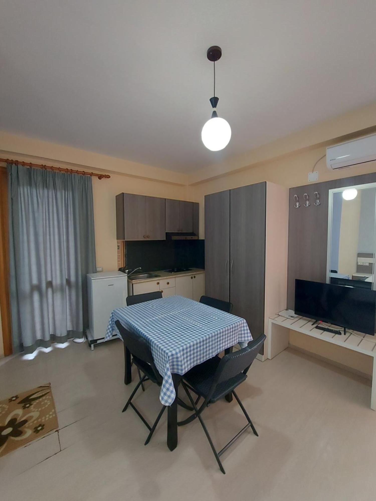 Vila Green Relax Vlorë エクステリア 写真